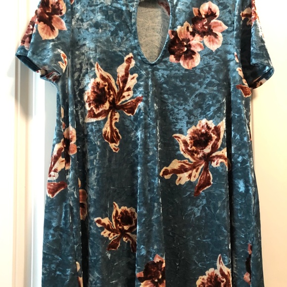 Tops for sale! - Picture 11 of 15